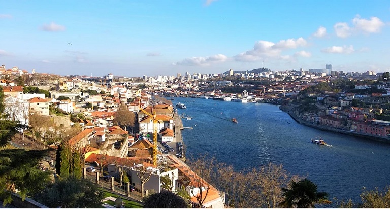 Image de Se plonger dans la chaleureuse atmosphère de la ville de Porto