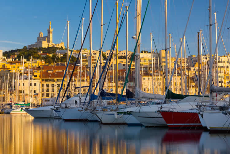 Aller à Marseille, et si on louait un bateau ?