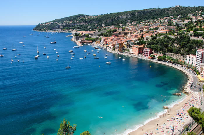 Plage et océan à Nice en France